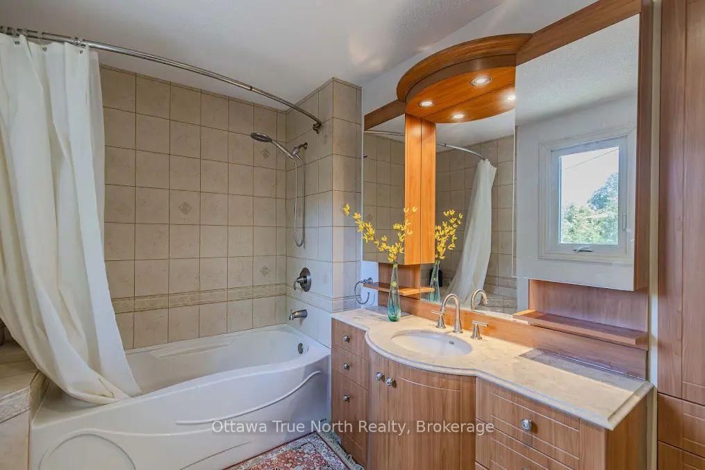 35 Tauvette Street • Ottawa, ON photo 16