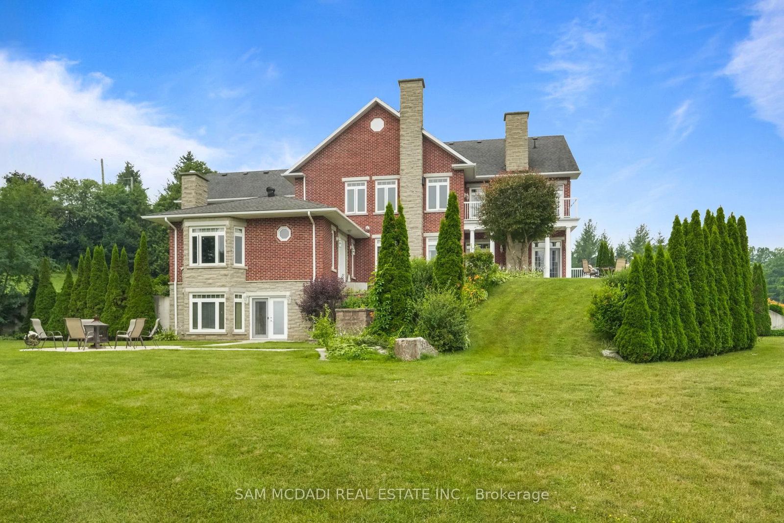 53 Peter Street • Grey Highlands, ON photo 2
