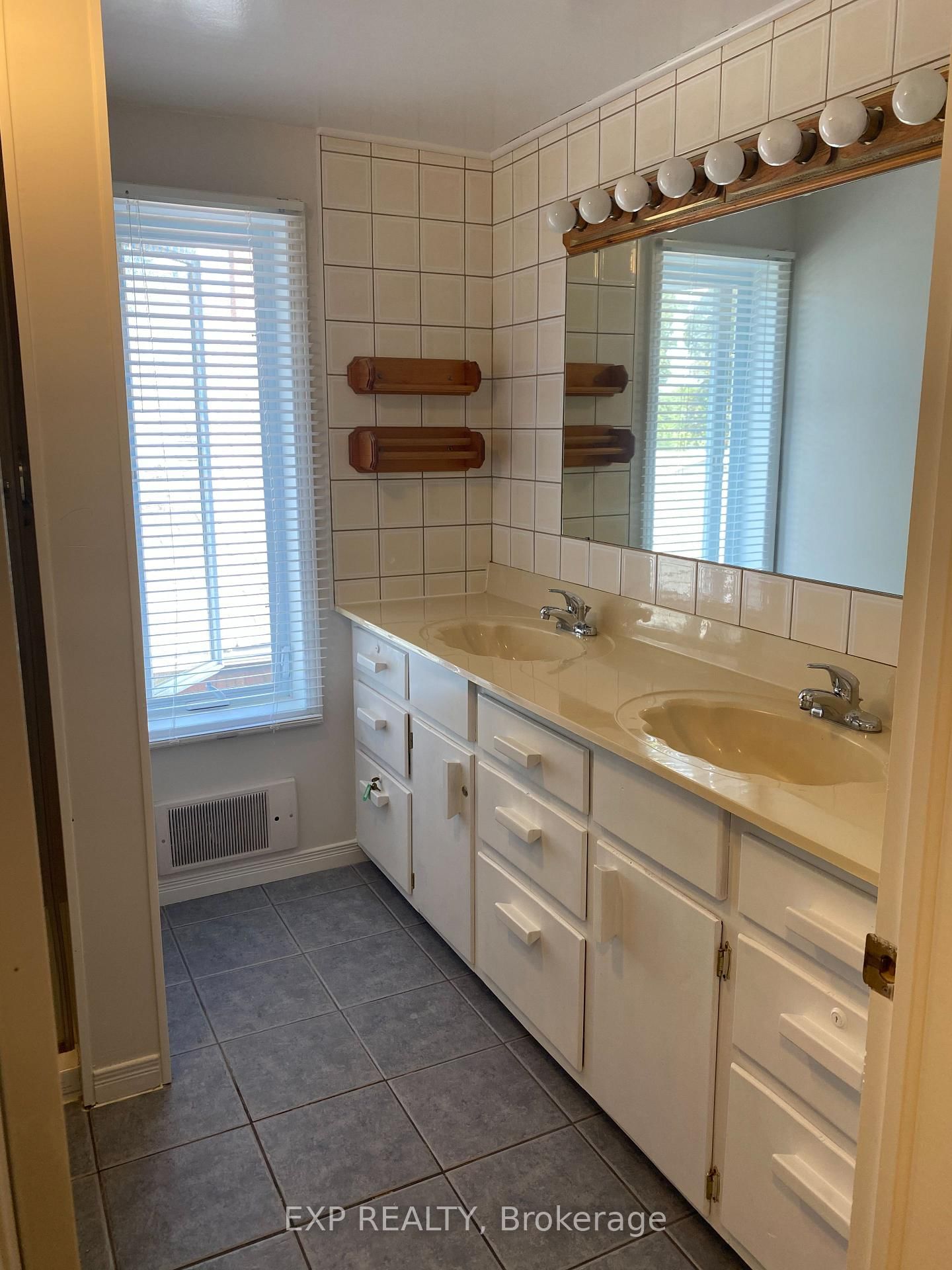 612 Romaine Street • Peterborough, ON photo 25