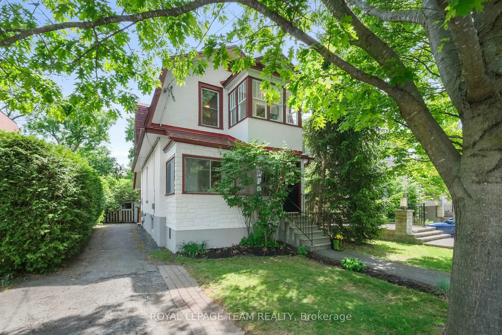Detached House for sale at 525 Cole Avenue, Ottawa, Ontario, K2A 2B2 - McKellar/Highland - MLS: X13246344