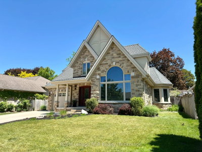 241 4th Street Crescent • Hanover, ON photo 3