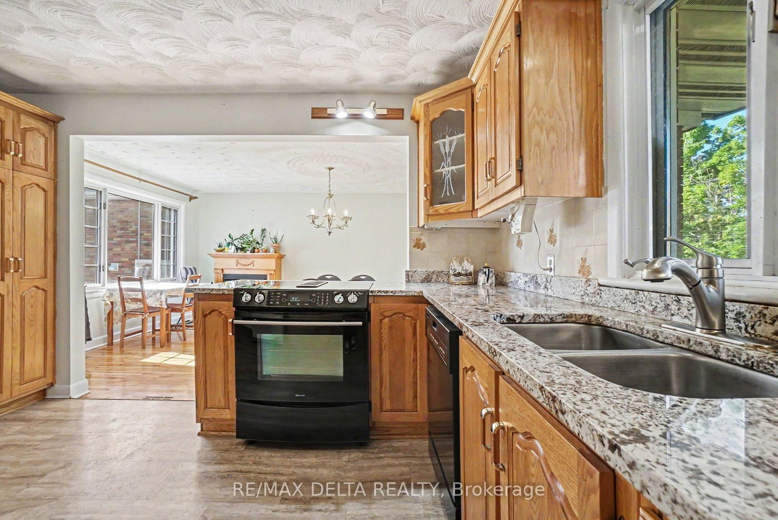 352 Lacasse Avenue • Ottawa, ON photo 12