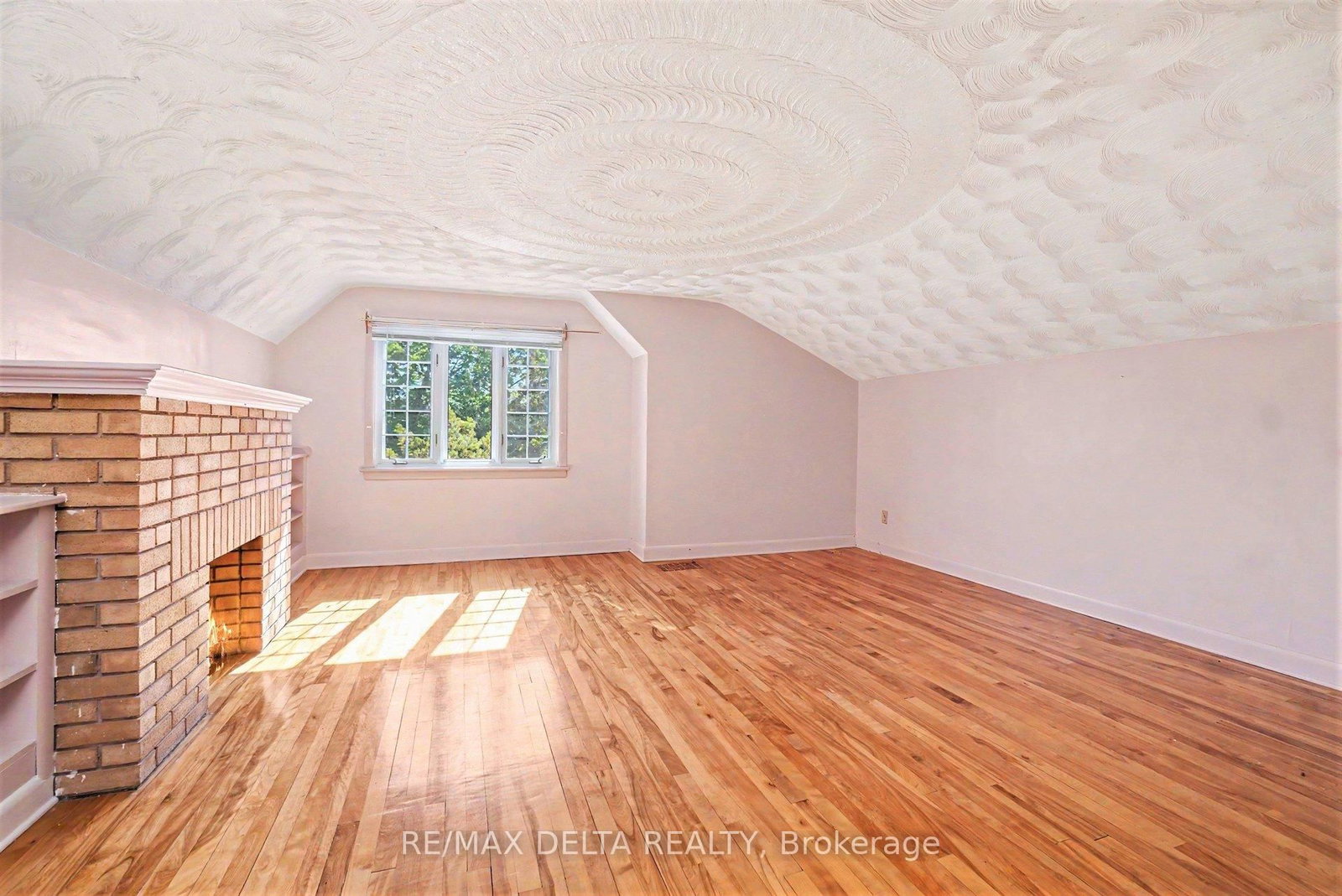 352 Lacasse Avenue • Ottawa, ON photo 16