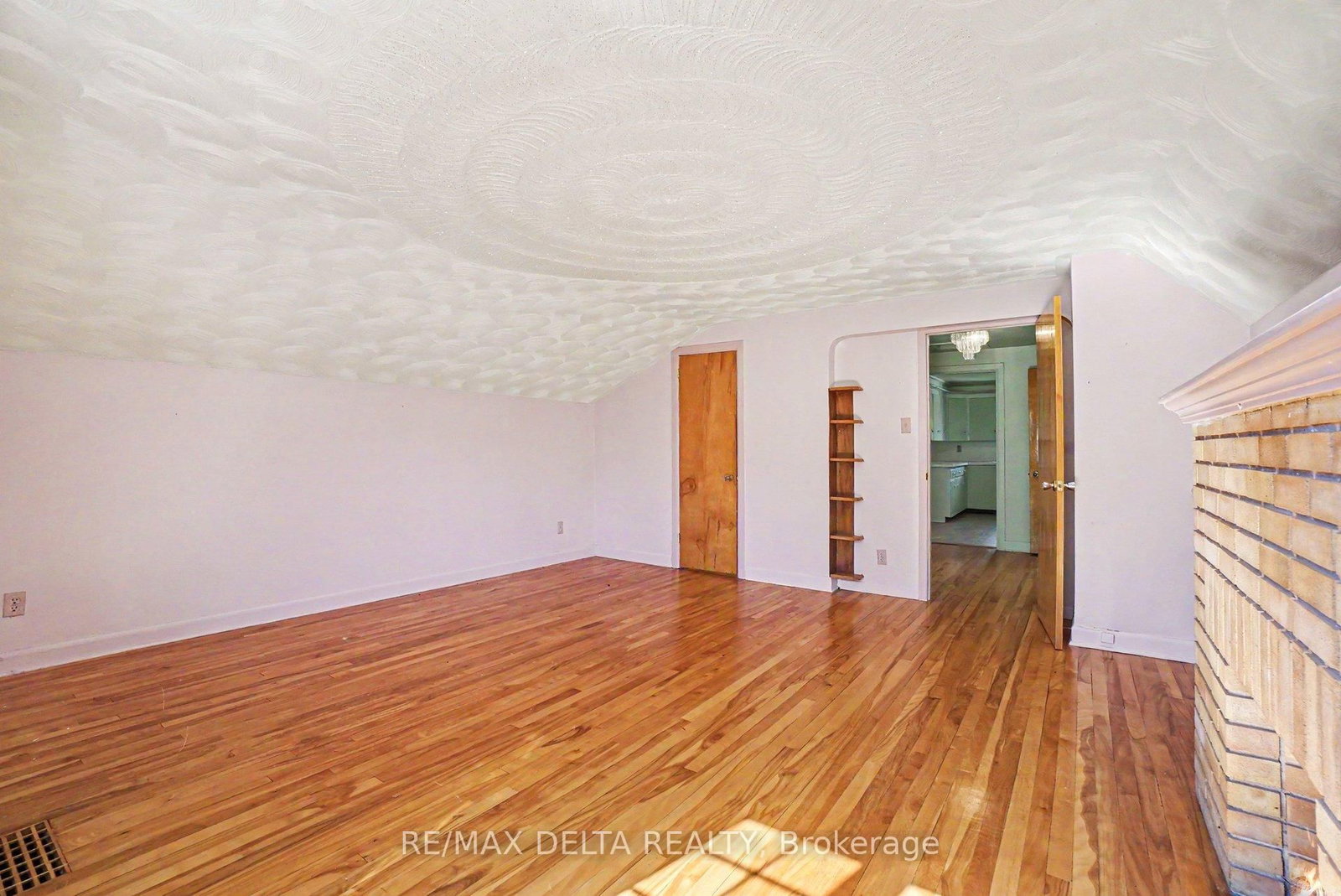 352 Lacasse Avenue • Ottawa, ON photo 18