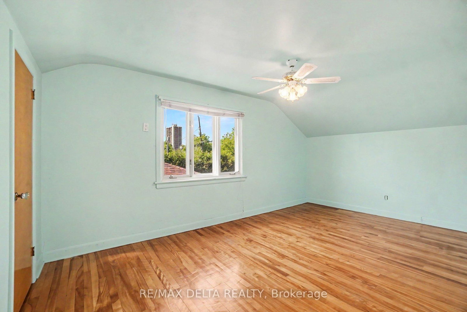 352 Lacasse Avenue • Ottawa, ON photo 25
