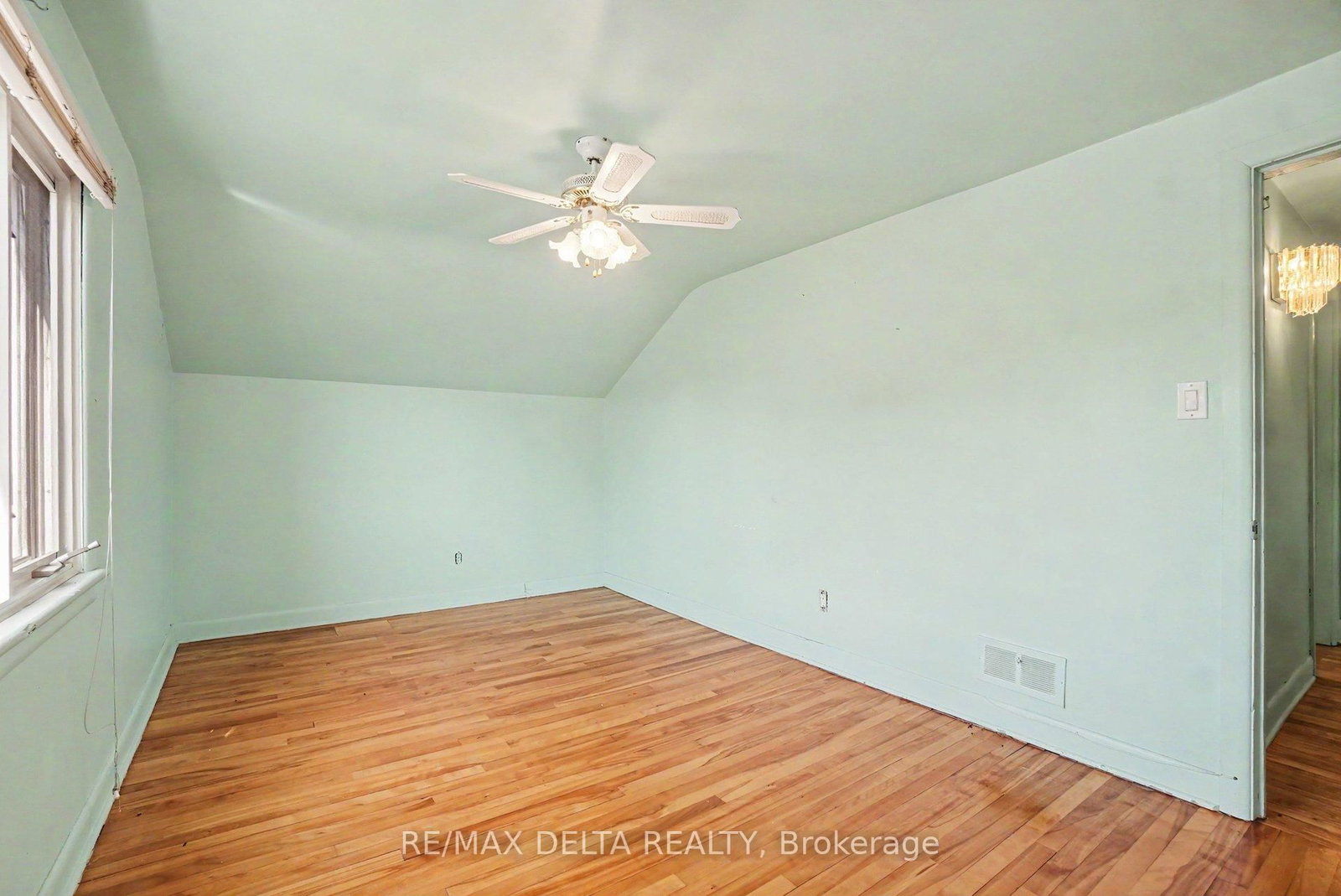 352 Lacasse Avenue • Ottawa, ON photo 30