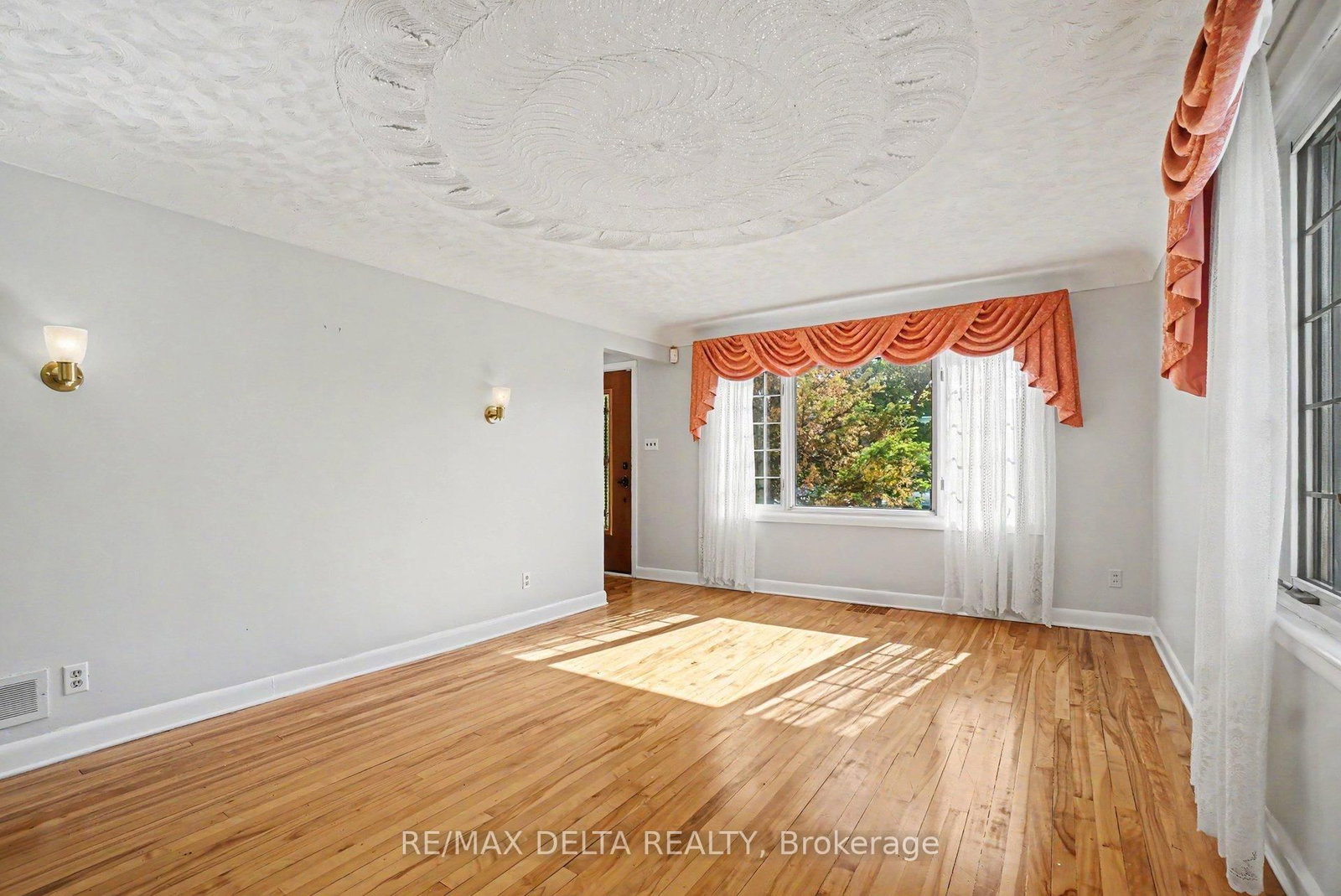 352 Lacasse Avenue • Ottawa, ON photo 5