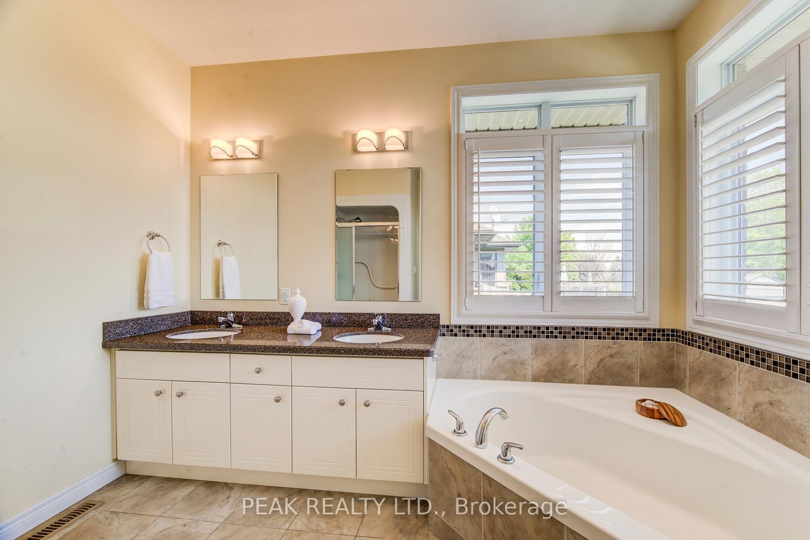 355 Woodstock Street S • East Zorra-Tavistock, ON photo 22