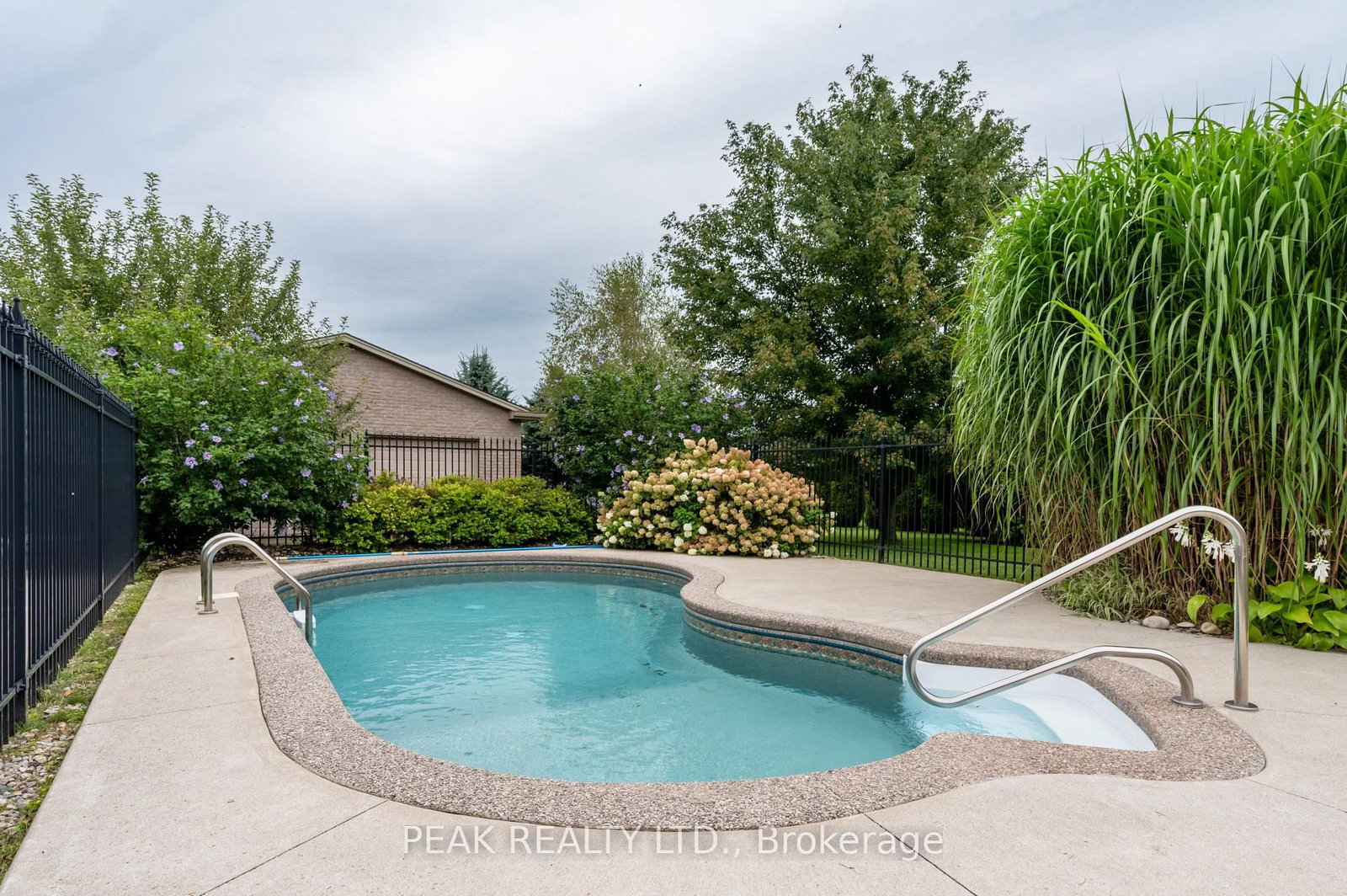 355 Woodstock Street S • East Zorra-Tavistock, ON photo 9