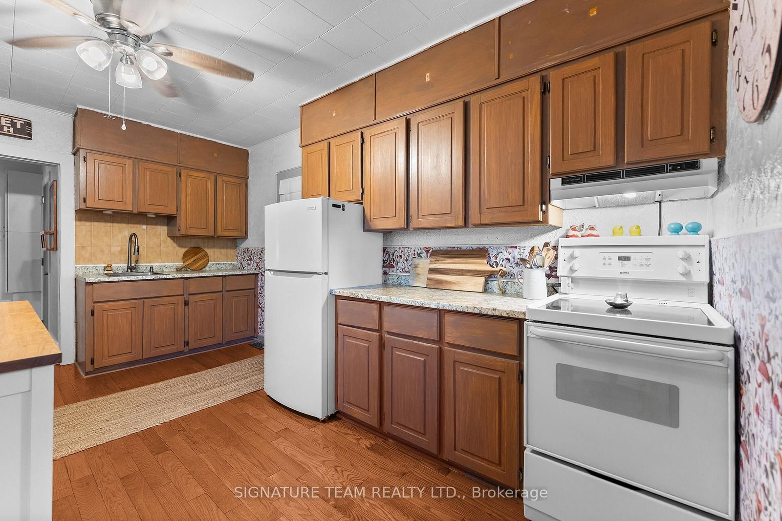 Listing Image 12
