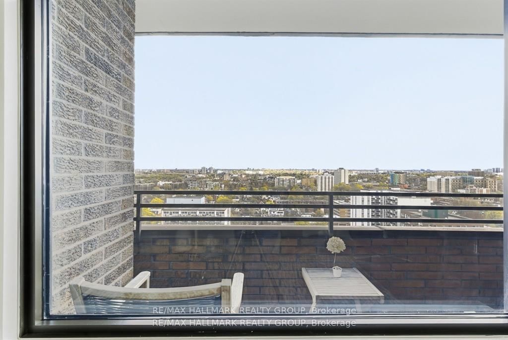 71 Somerset Street W, Unit 2003