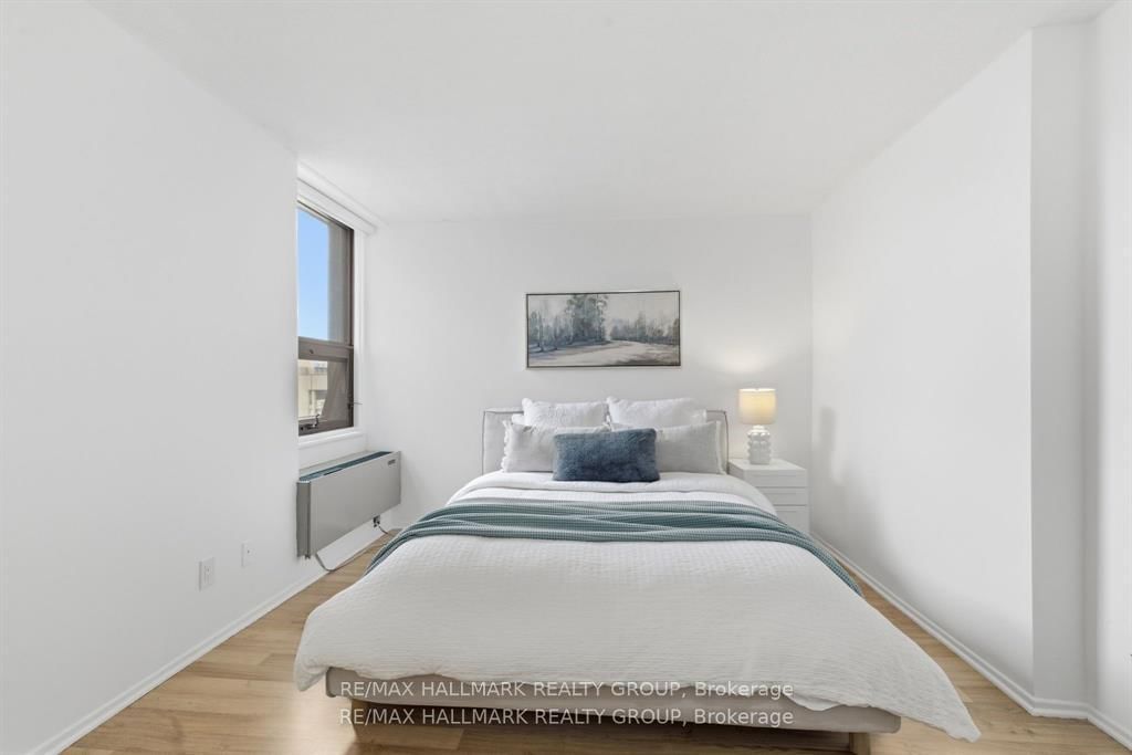 71 Somerset Street W, Unit 2003