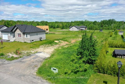 237 ROXANNE Street — photo 3