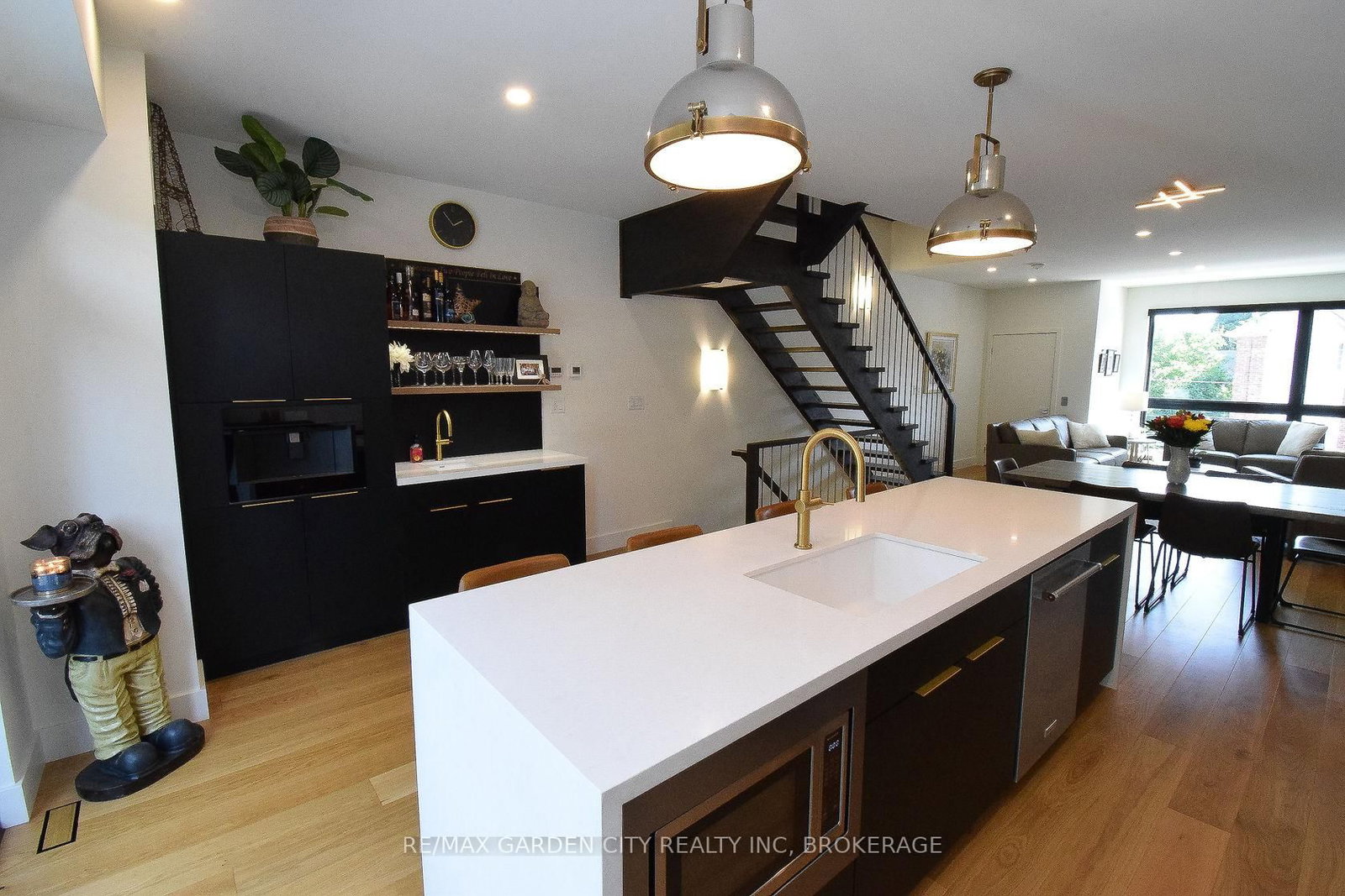 2 BROCK Street S • #5 • Hamilton, ON photo 17