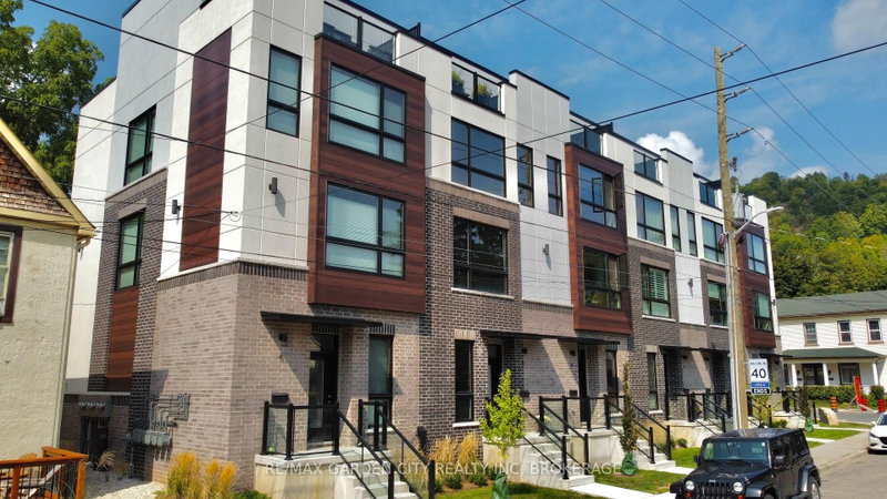 5 - 2 BROCK Street S