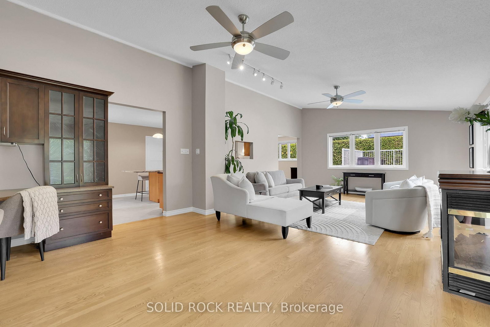 10 Highpark Crescent • Ottawa, ON photo 14