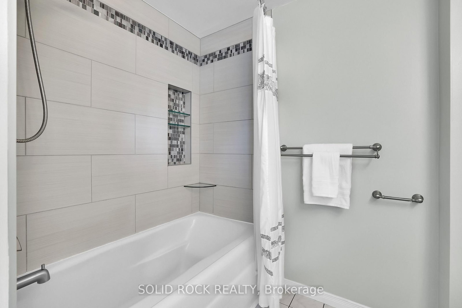 10 Highpark Crescent • Ottawa, ON photo 25