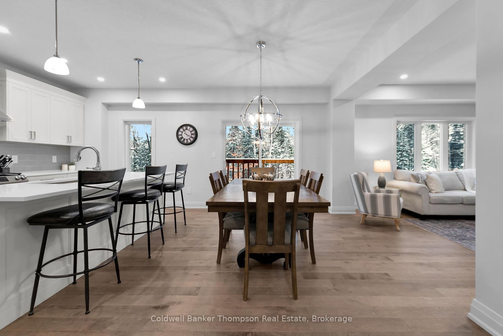 25 Eaglecrest Avenue • Huntsville, ON photo 6
