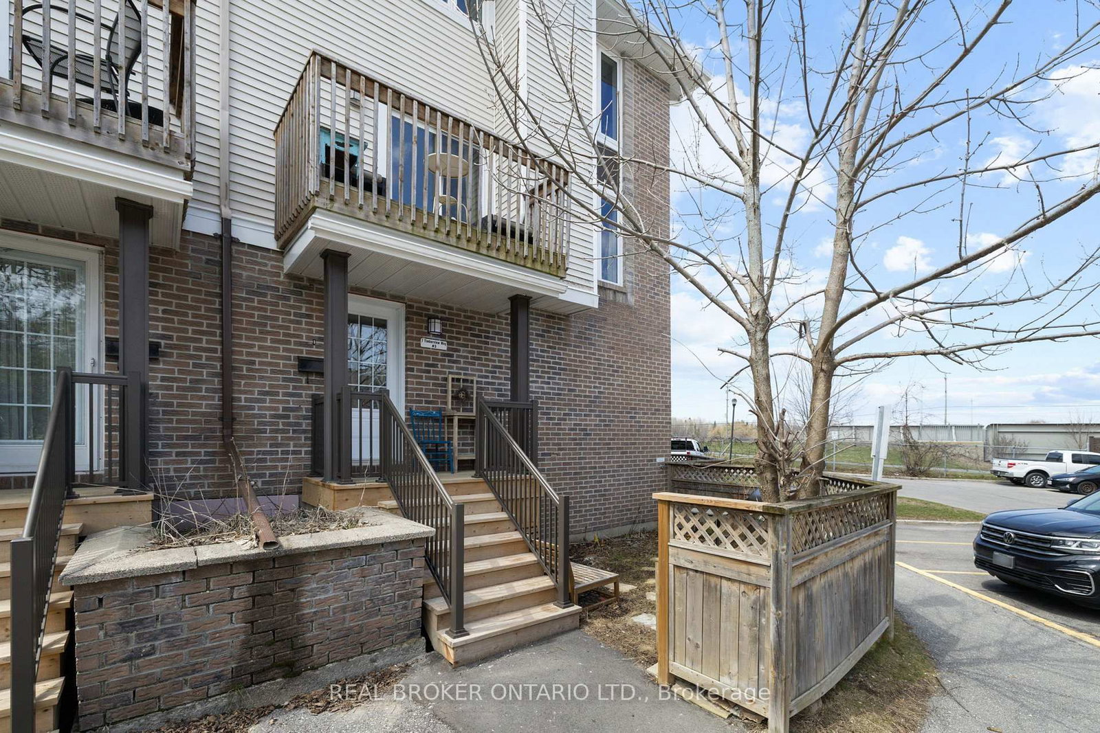7 Timberview Way • #3 • Ottawa, ON photo 2