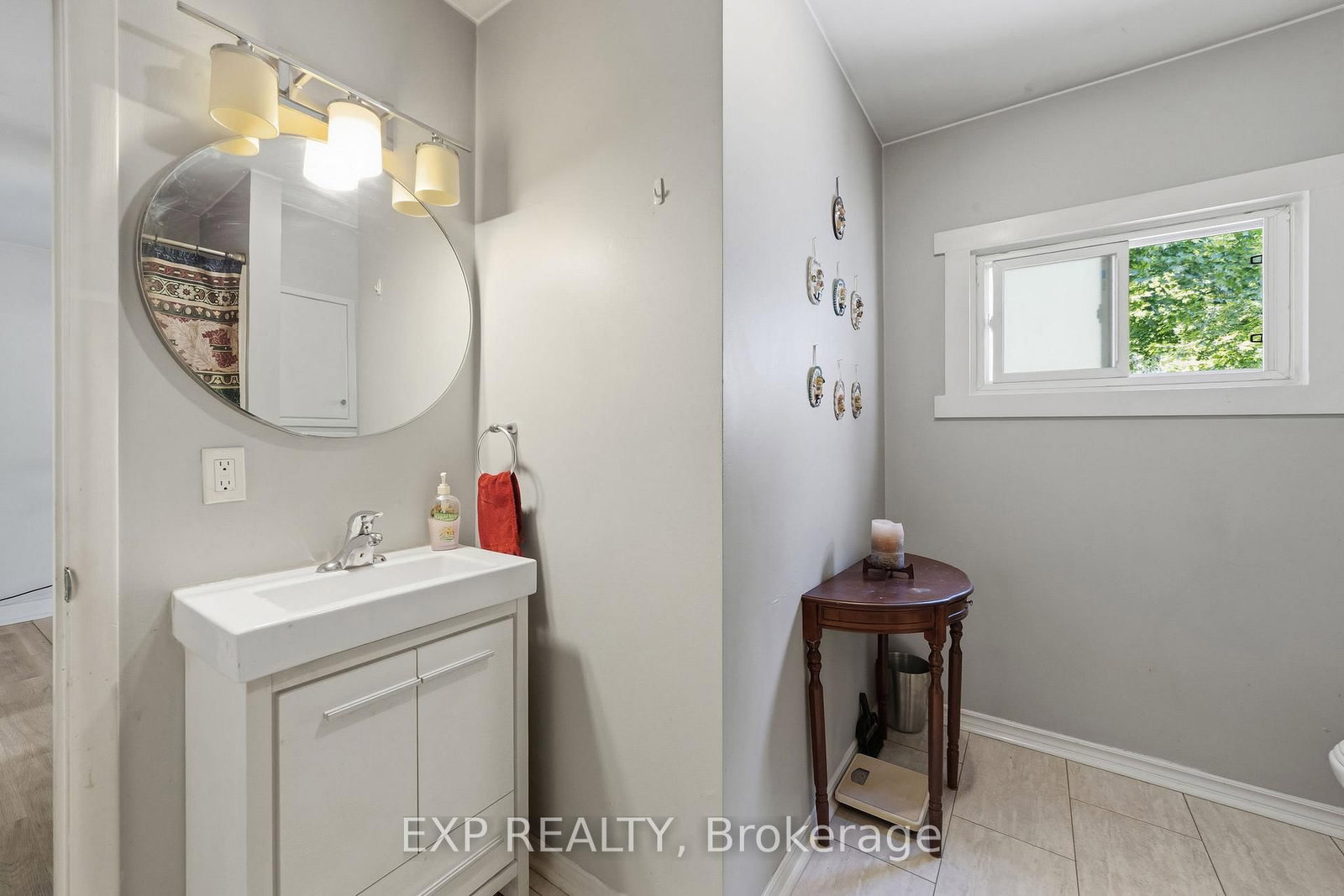 29 Winniett Street • Woodstock, ON photo 14