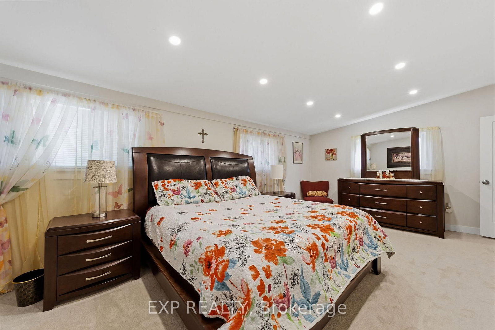29 Winniett Street • Woodstock, ON photo 16