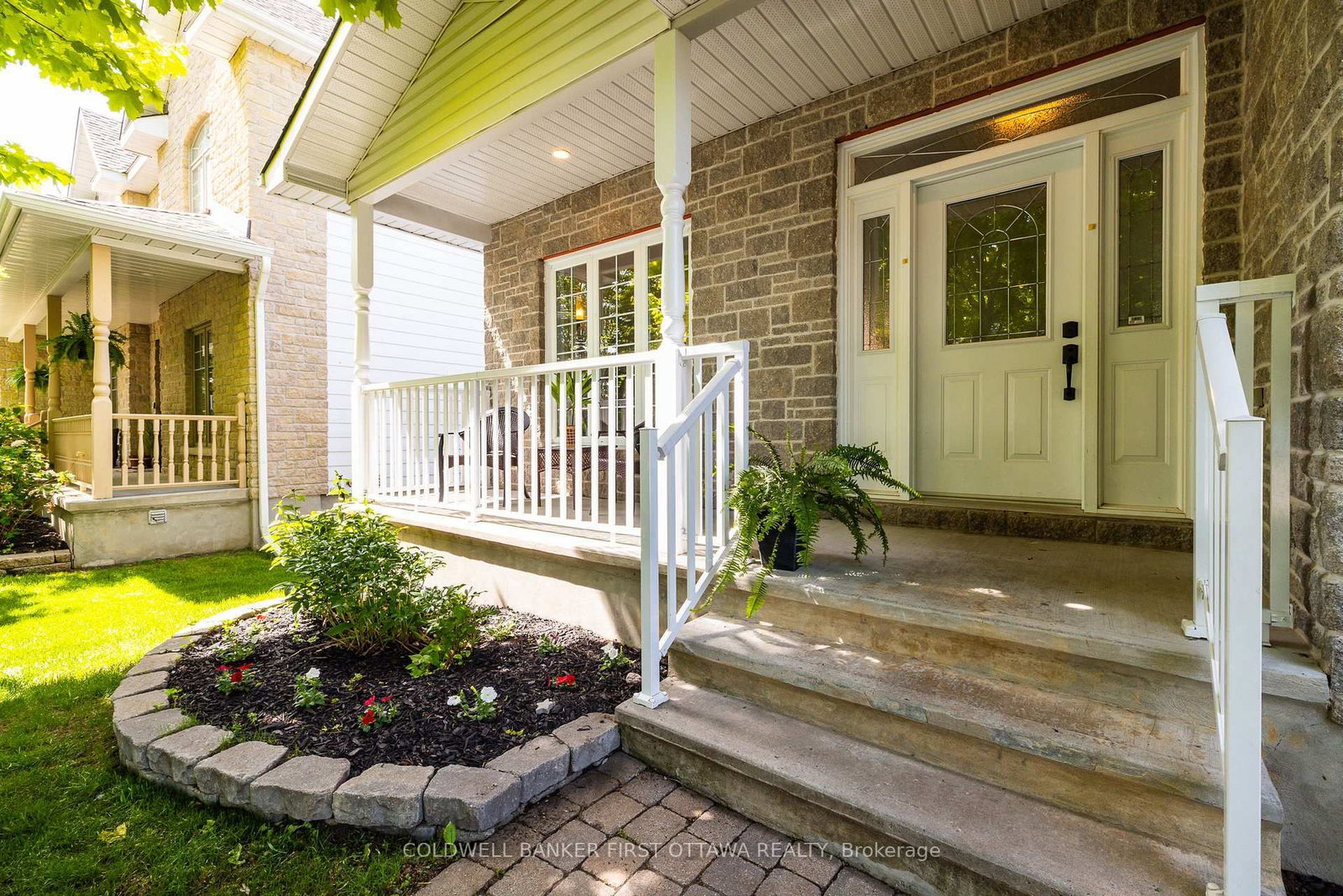 187 GLENNCASTLE Drive • Carp, ON photo 2