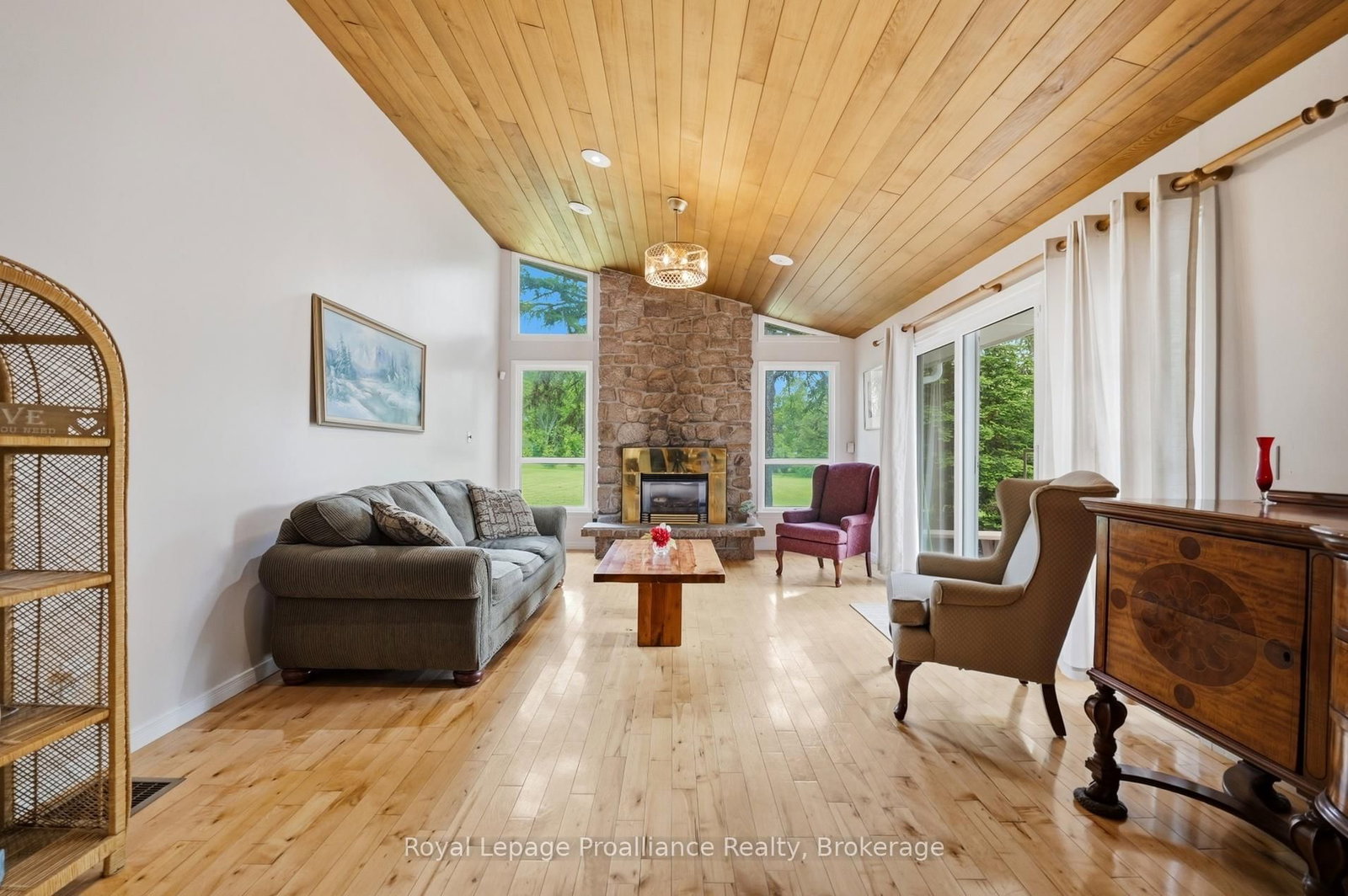 51 Selena Avenue • Belleville, ON photo 11