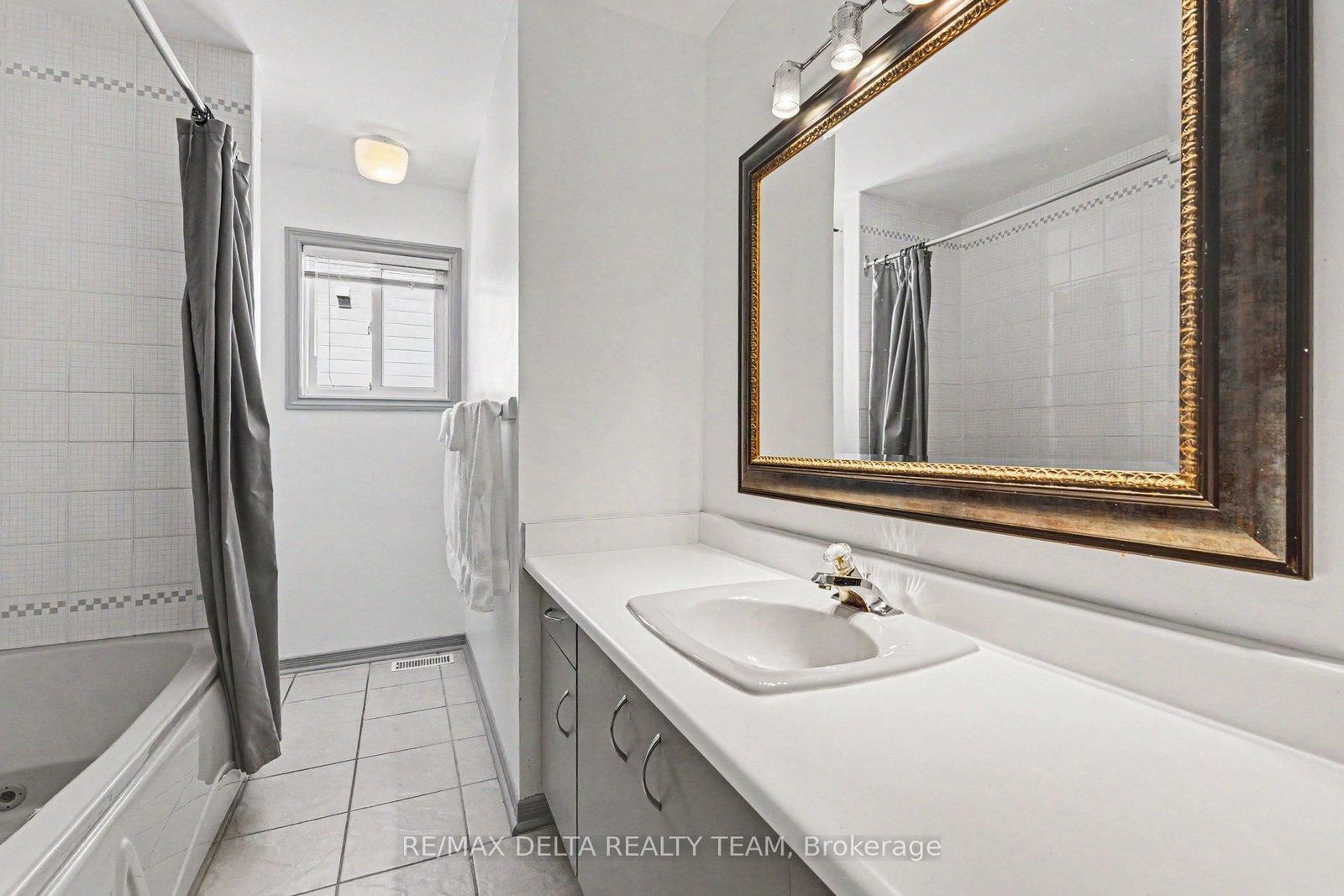 27 Bramblegrove Crescent • Ottawa, ON photo 10