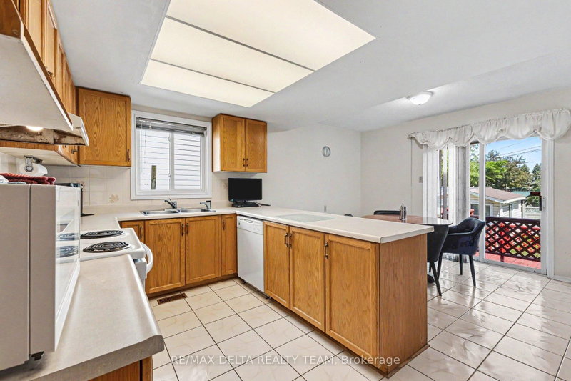 27 Bramblegrove Cres photo 5
