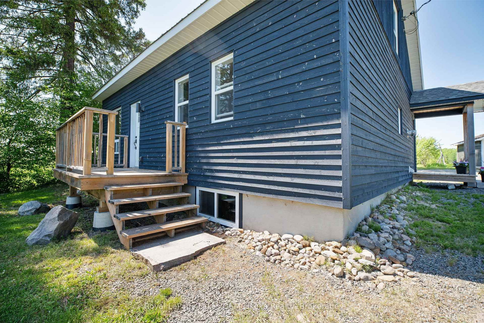 2565 South Horn Lk Road • Magnetawan, ON photo 32