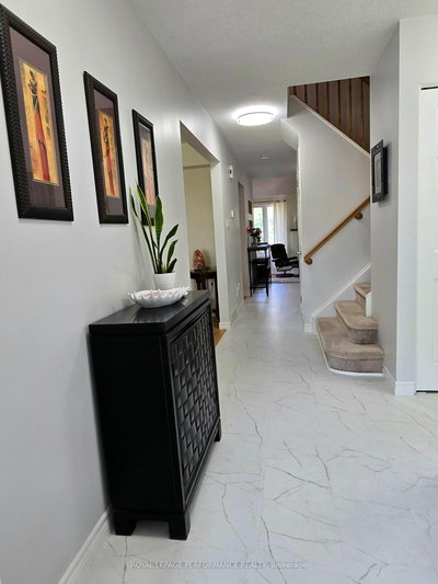 61 Hawley Crescent — photo 2