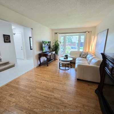 61 Hawley Crescent — photo 4