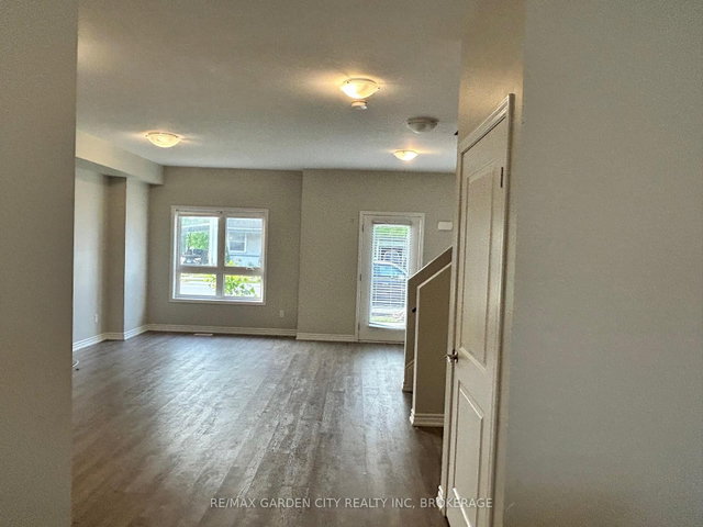 8 - 182 BROADWAY Lane