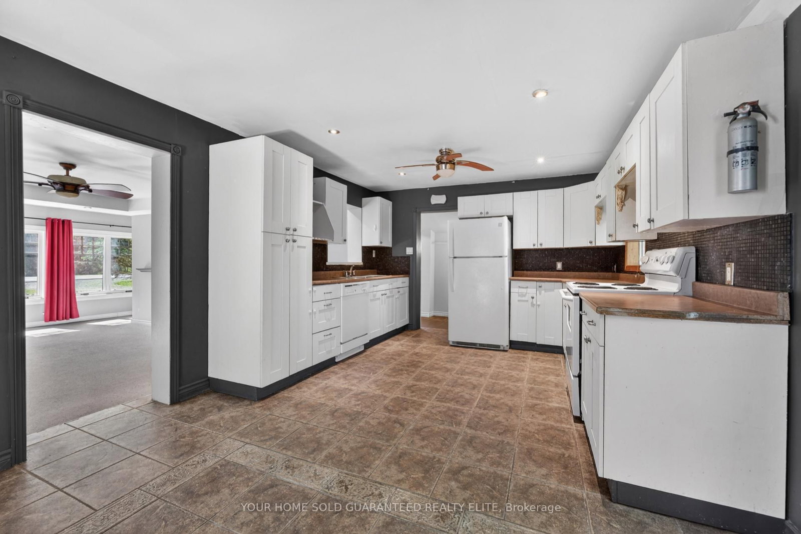 126 Mountain Street • Grimsby, ON photo 5