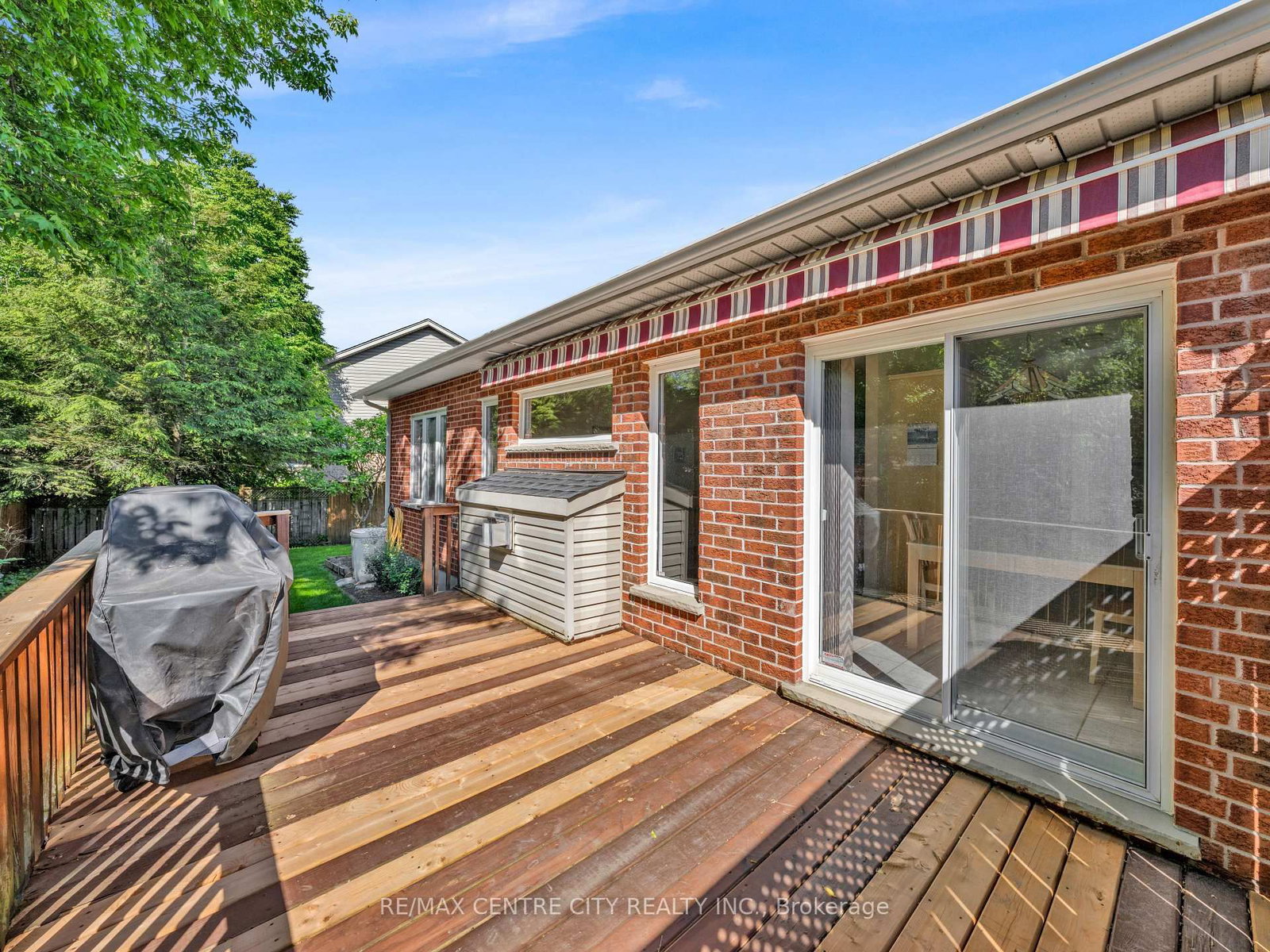 23 Brimley Court, London North — photo 39