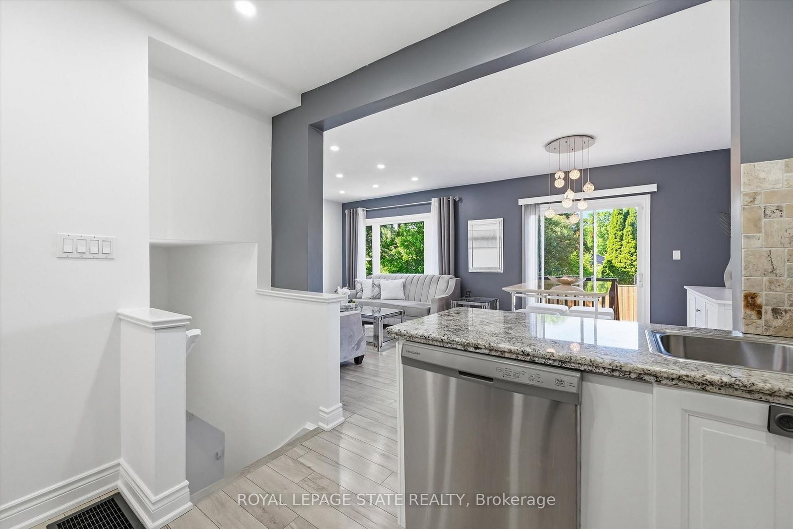 205 Dumbarton Hamilton,ON L8K 5C2 — Photo 11