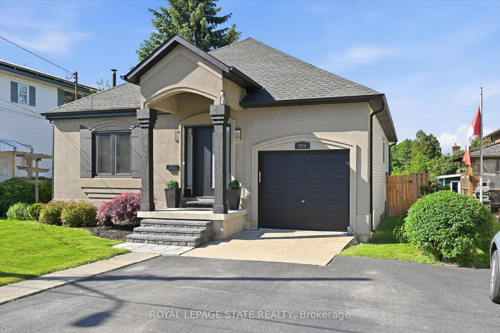 205 Dumbarton Hamilton,ON L8K 5C2 — Photo 4