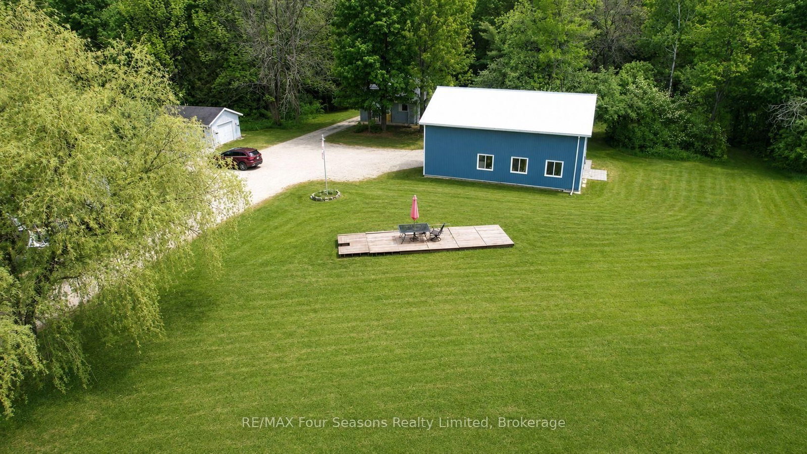 194543 Sideroad 30NDR Side Road N • West Grey, ON photo 2