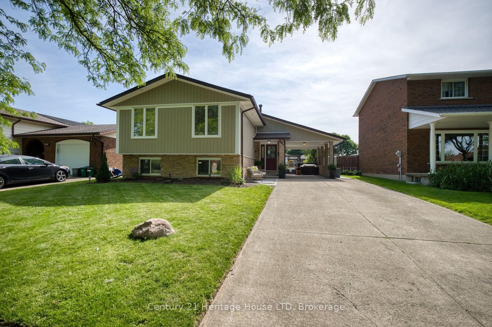 Detached House for sale at 6046 Eldorado Avenue, Niagara Falls, Ontario, L2H 2E7 - West Wood - MLS: X13248398