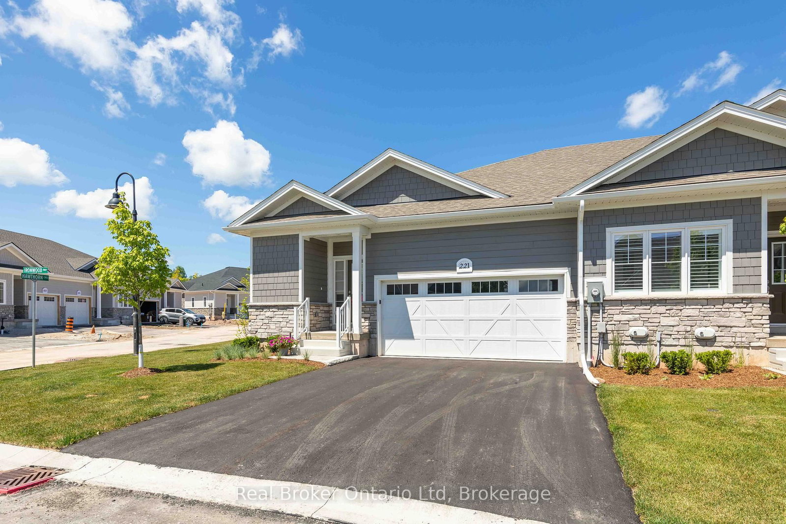 221 Ironwood Way • Georgian Bluffs, ON photo 1