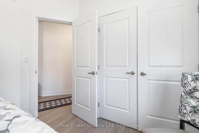 221 Ironwood Way • Georgian Bluffs, ON photo 9