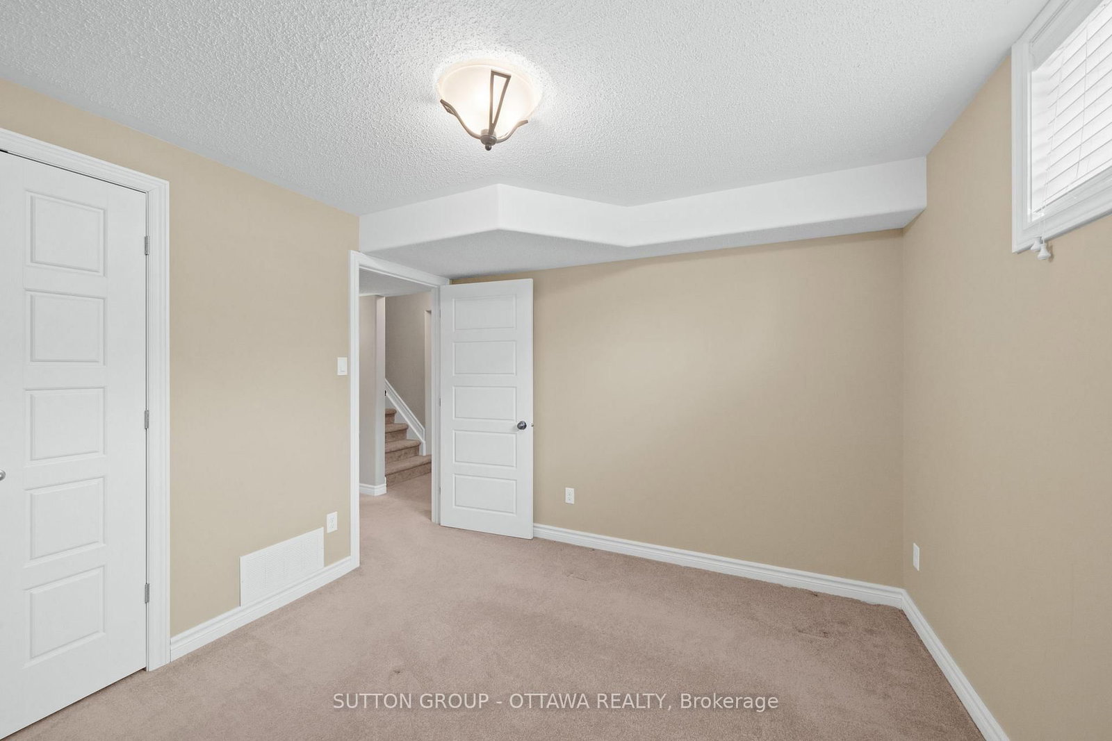 458 Van Dusen Street • Almonte, ON photo 27