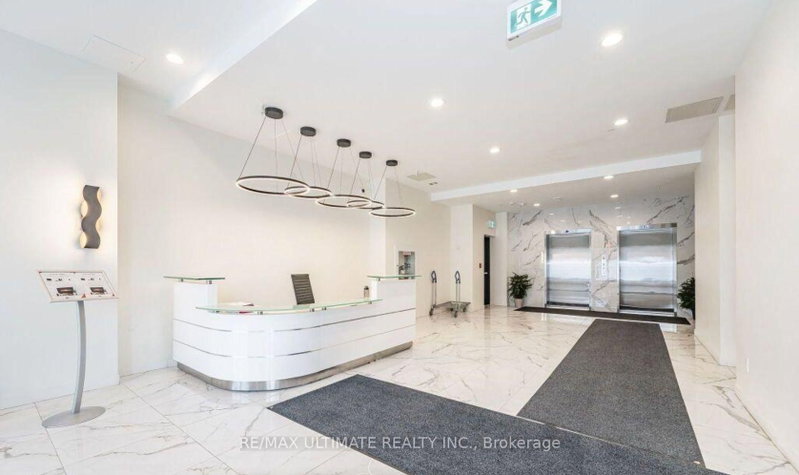 710 - 128 King Street N