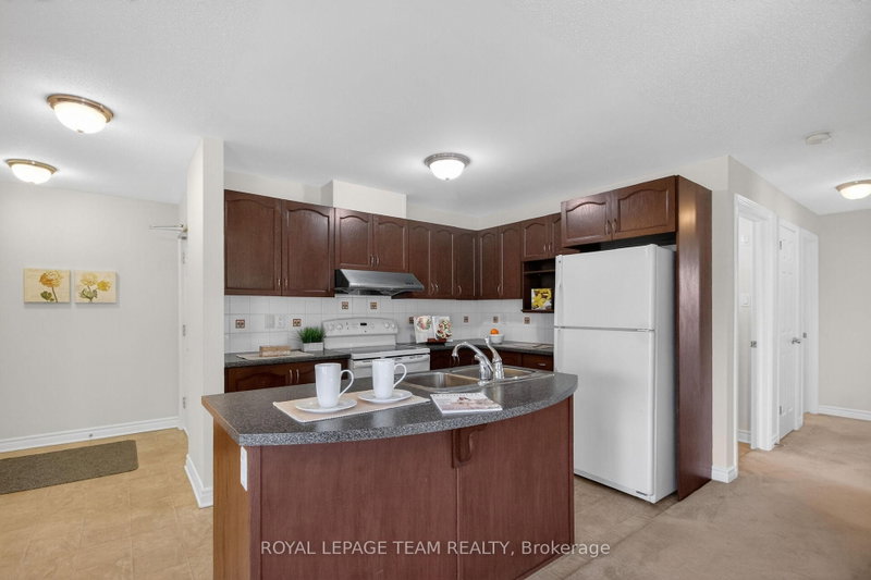 7 - 176 Paseo Private