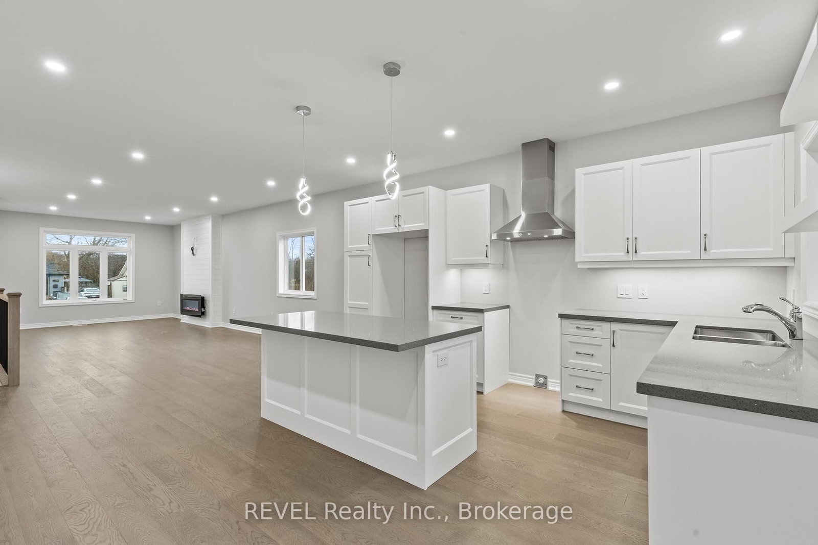 735 Dominion Road • Fort Erie, ON photo 8