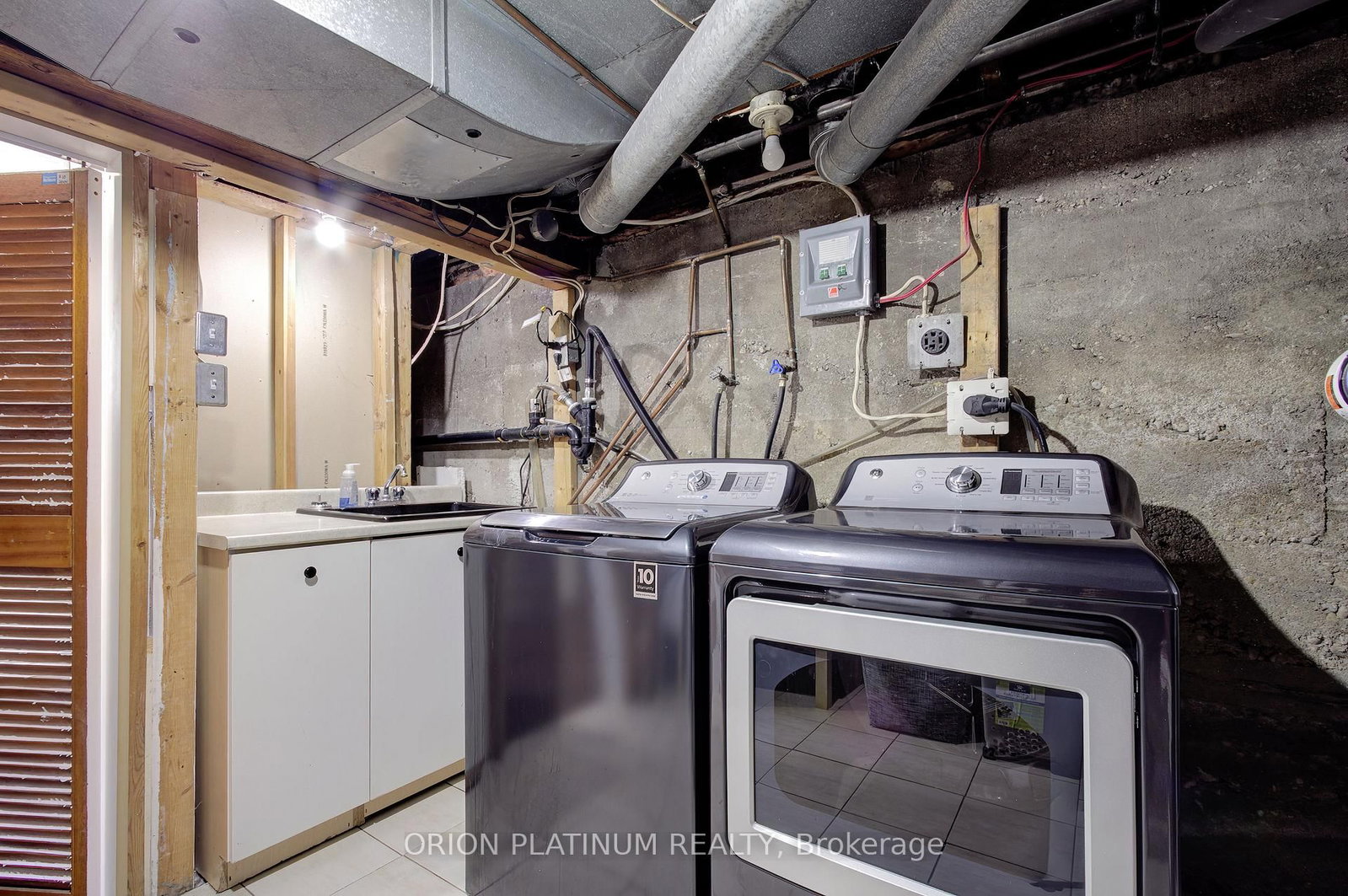 164 E Catharine Avenue • Brantford, ON photo 38