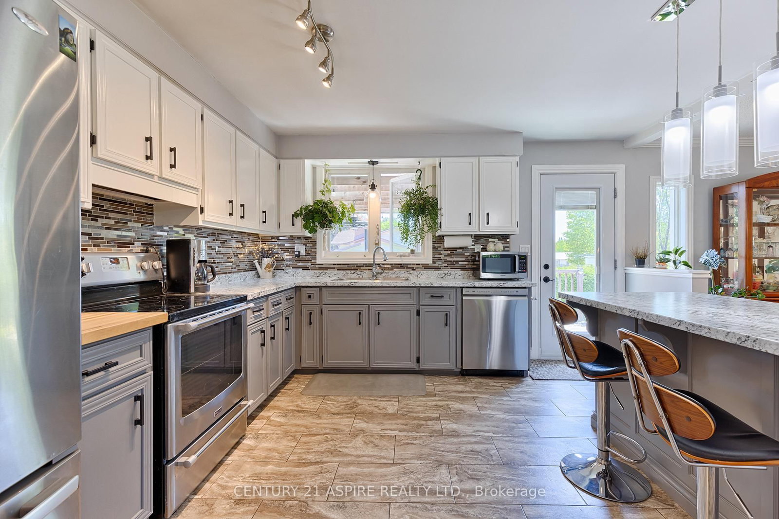 2 Doris Street • Pembroke, ON photo 12