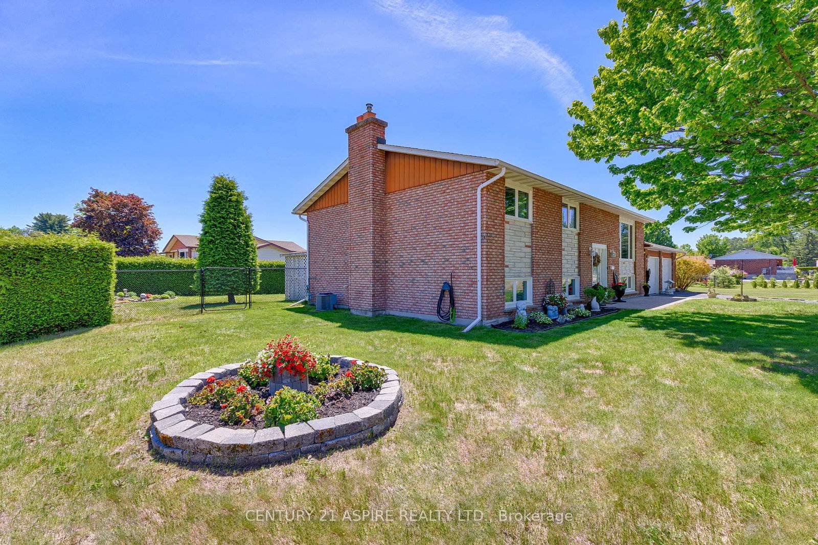 2 Doris Street • Pembroke, ON photo 39