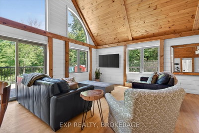 1210 RICHARD BRANNIGAN Trail • Godfrey, ON photo 4