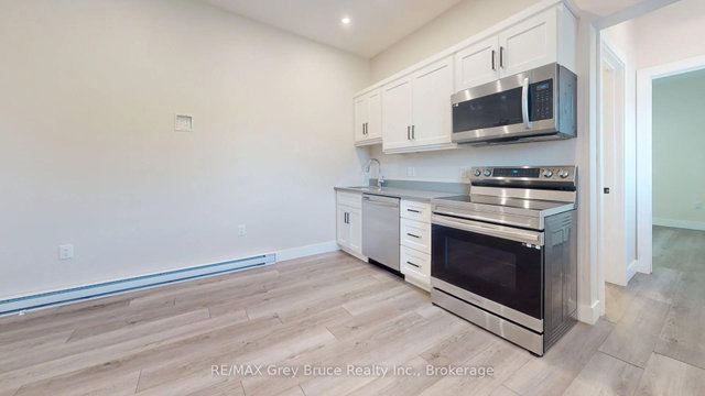 Unit 12 - 39 1st Avenue S